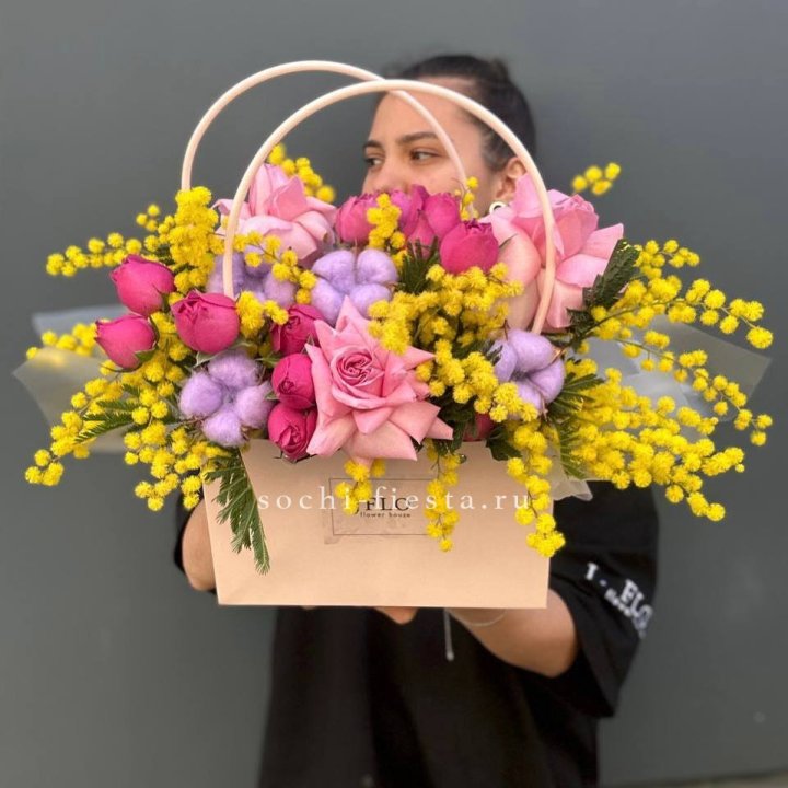 Сумочка мимозы и роз "Примавера" в Тольятти