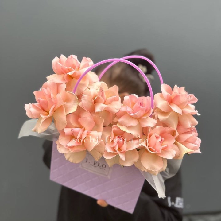 Сумочка с розами "Кети" в Тольятти