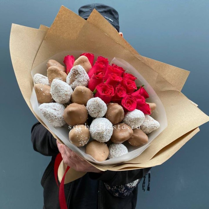 Розы и клубника в шоколаде Мерси в Тольятти