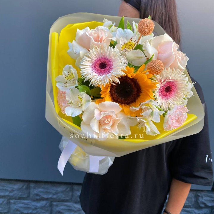Букет с подсолнухом "Елоу" в Тольятти