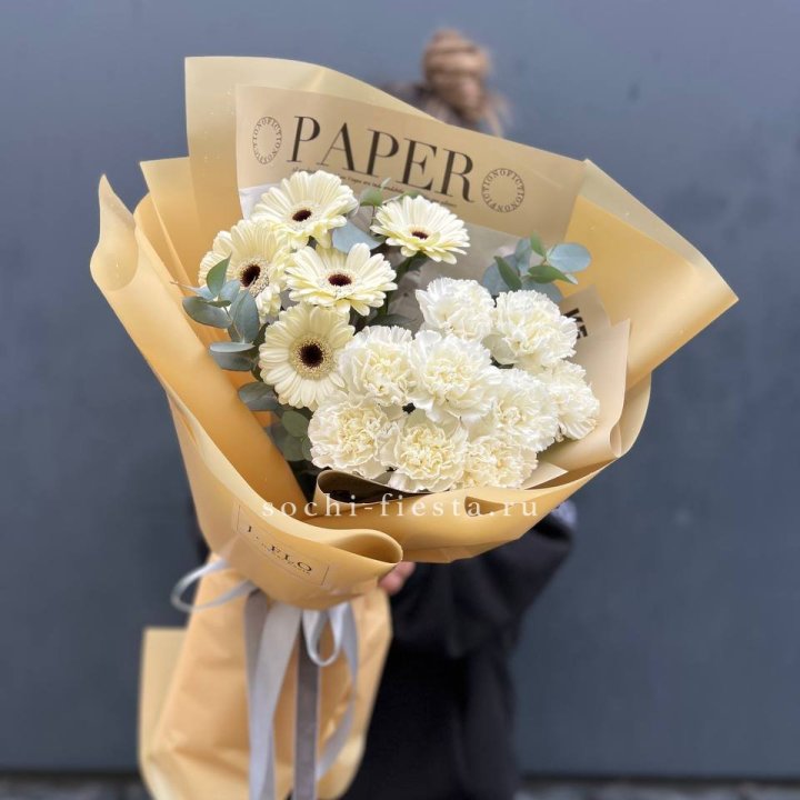  Букет с диантусами и герберами в Тольятти