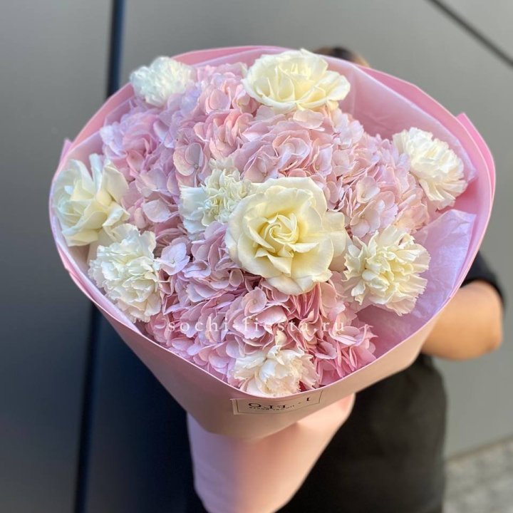  Букет гортензий и роз  в Тольятти