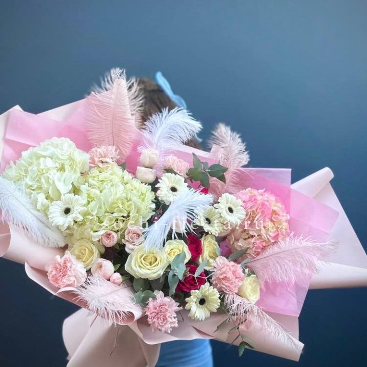 Дизайнерский букет "Валенсия-3" в Тольятти