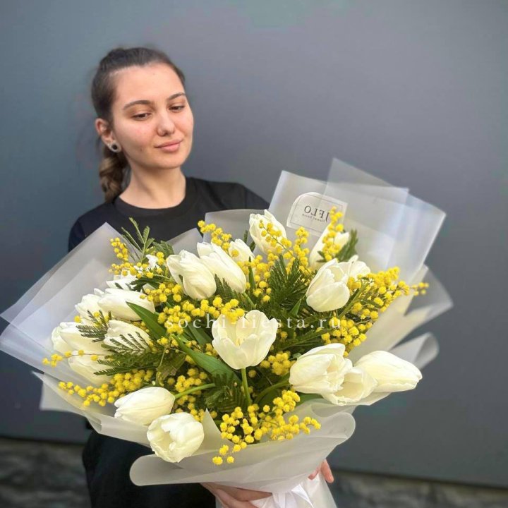 Букет тюльпанов и мимозы в Тольятти