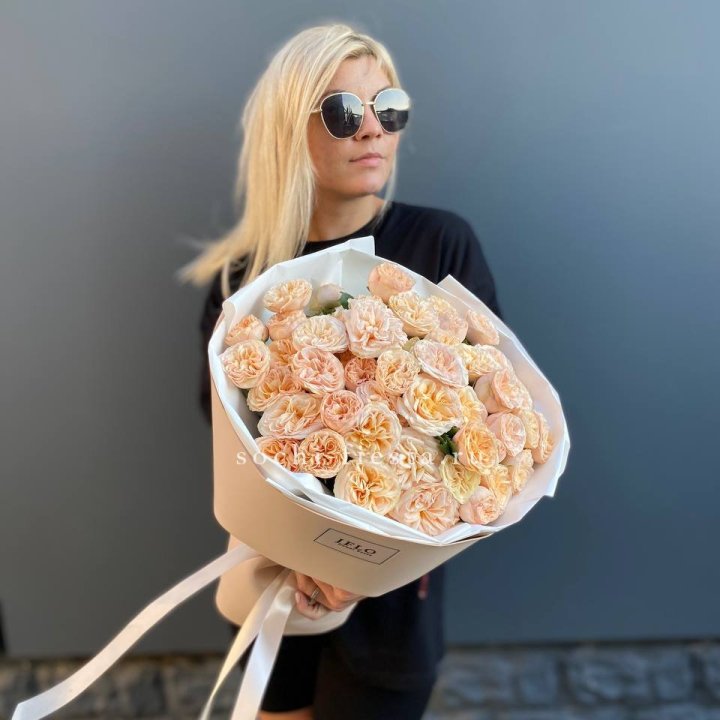 15 пионовидных роз №2 в Тольятти