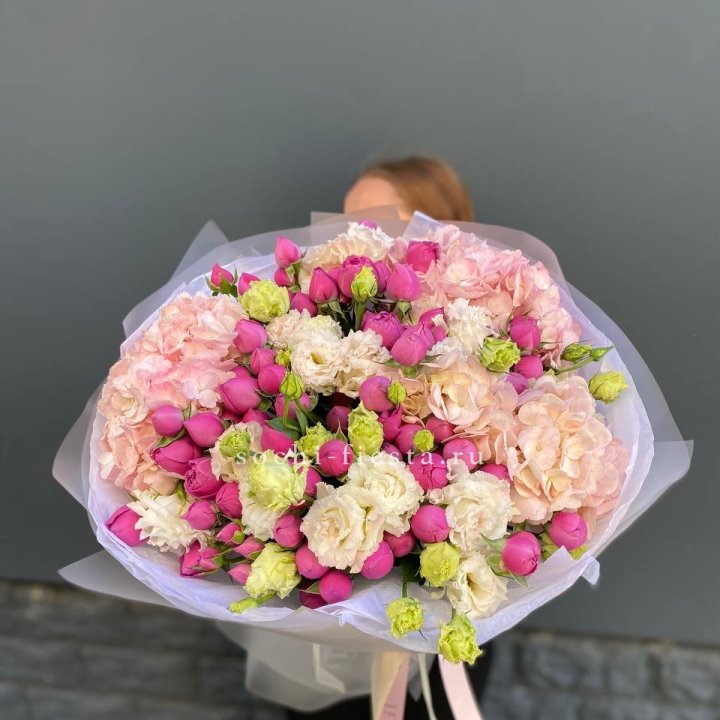  Букет  гортензий и Мисти в Тольятти