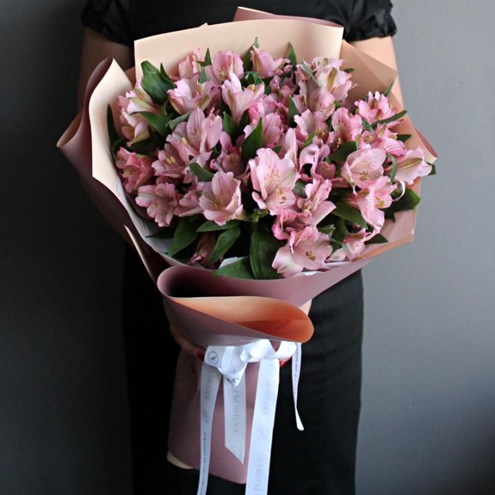 Букет розовых альстромерий в Тольятти