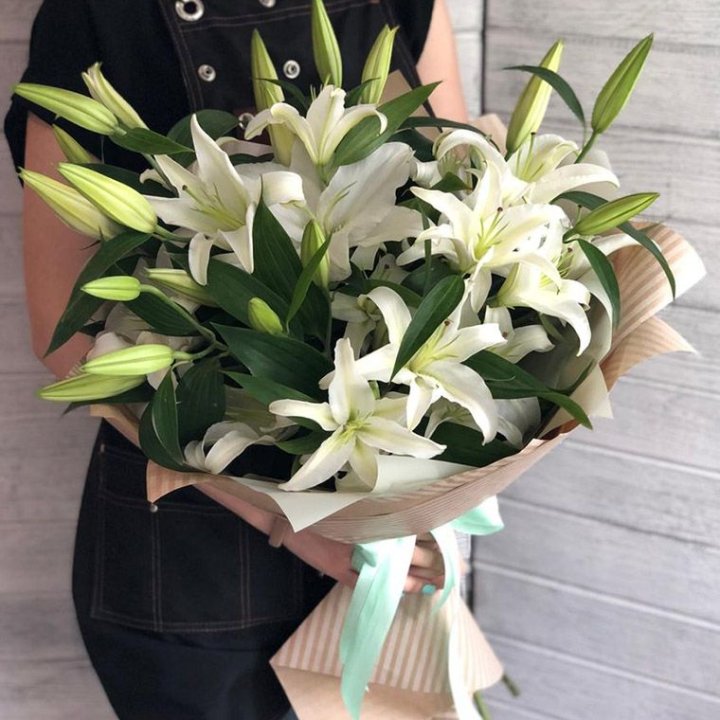 Букет белых лилий в Тольятти