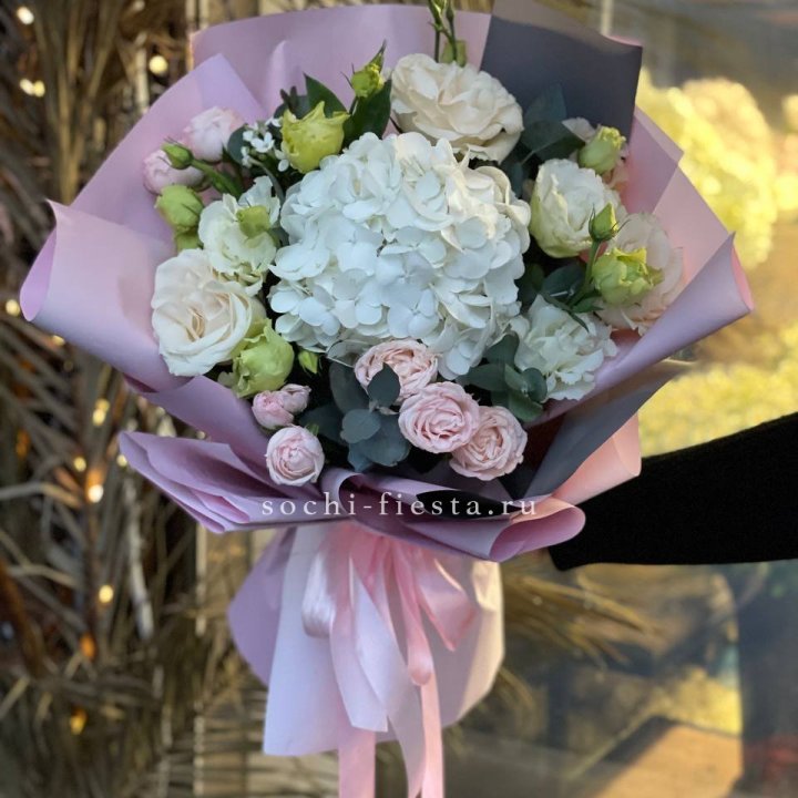 Букет с гортензией №3 в Тольятти