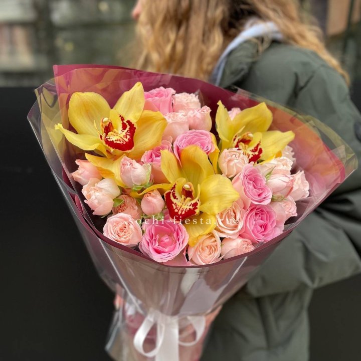  Букет орхидей и роз Есенья в Тольятти