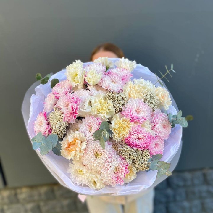 Букет из стойких цветов  в Тольятти