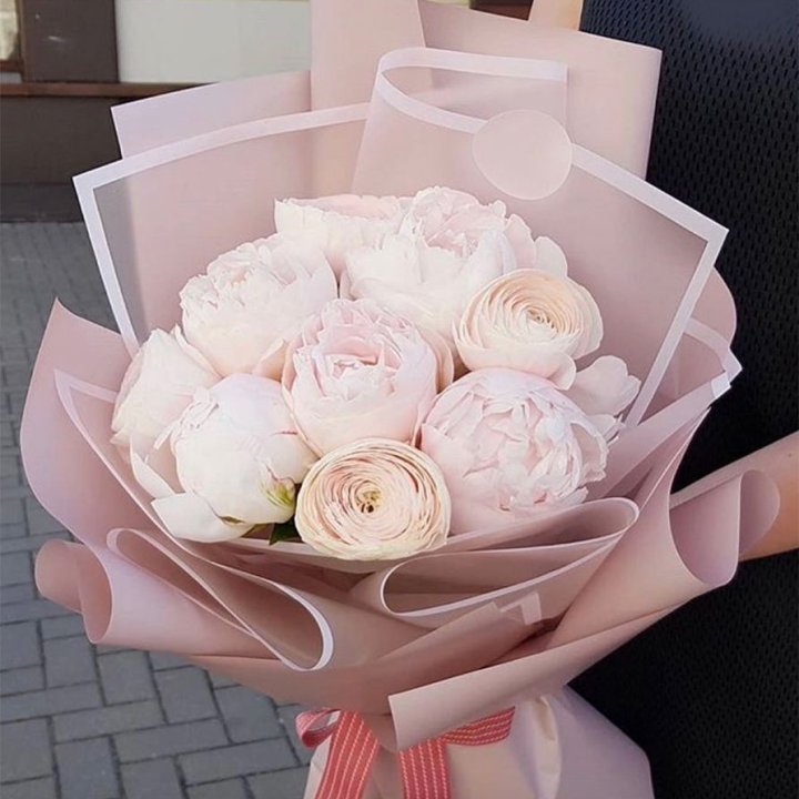 Пионы и ранункулюсы в Тольятти