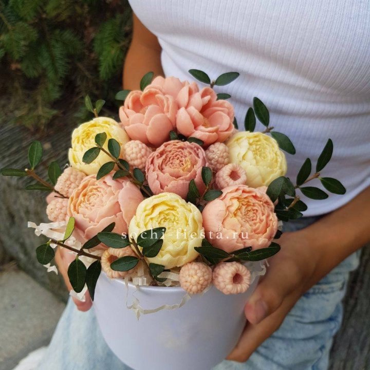 Шоколадный букет с ягодами в Тольятти