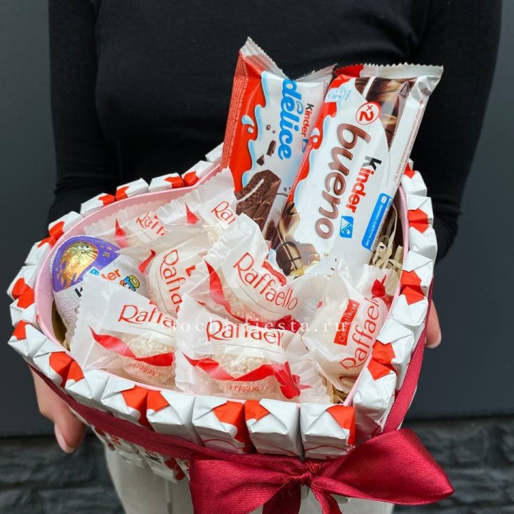 Подарочный набор сердце с Киндерами и Рафаэлло в Тольятти