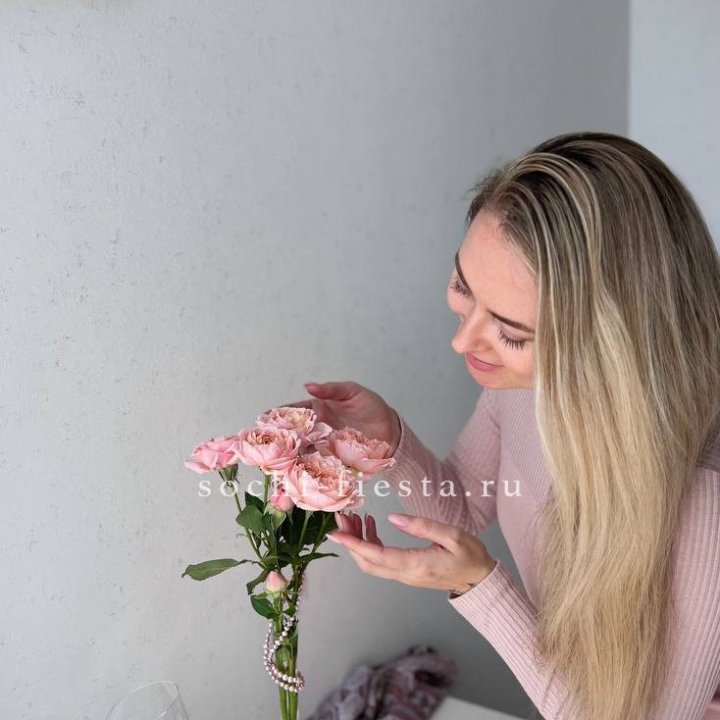 Цветочная подписка "Пакет маленький" в Тольятти