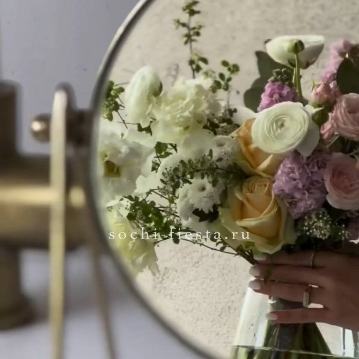 Цветочная подписка "Пакет средний" в Тольятти