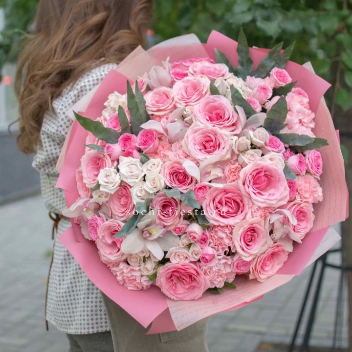 Дизайнерский букет "Барби" в Тольятти