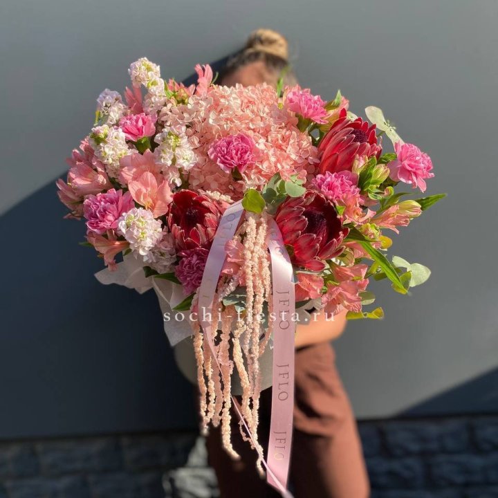 Коробка с цветами "Камикадзе" в Тольятти