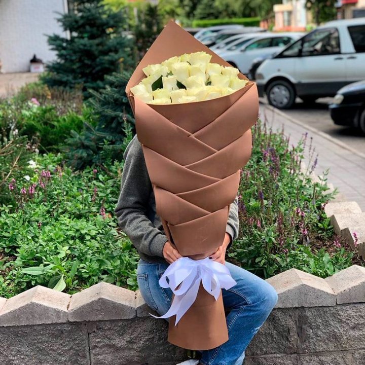 Голландские розы белые "Рыбка" в Тольятти