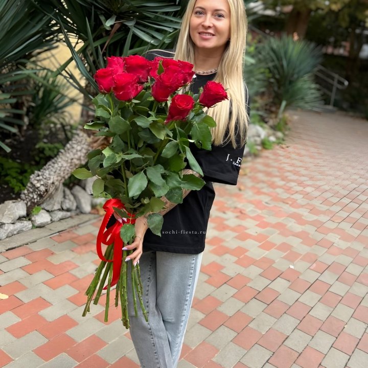 15 высоких красных роз в Тольятти