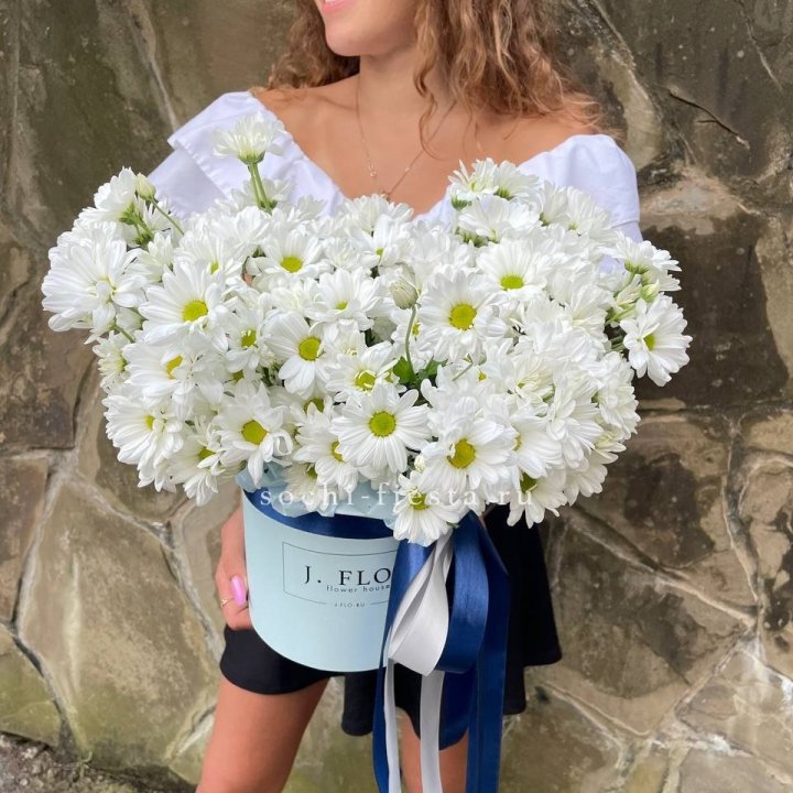 Коробка с хризантемами №2 в Тольятти