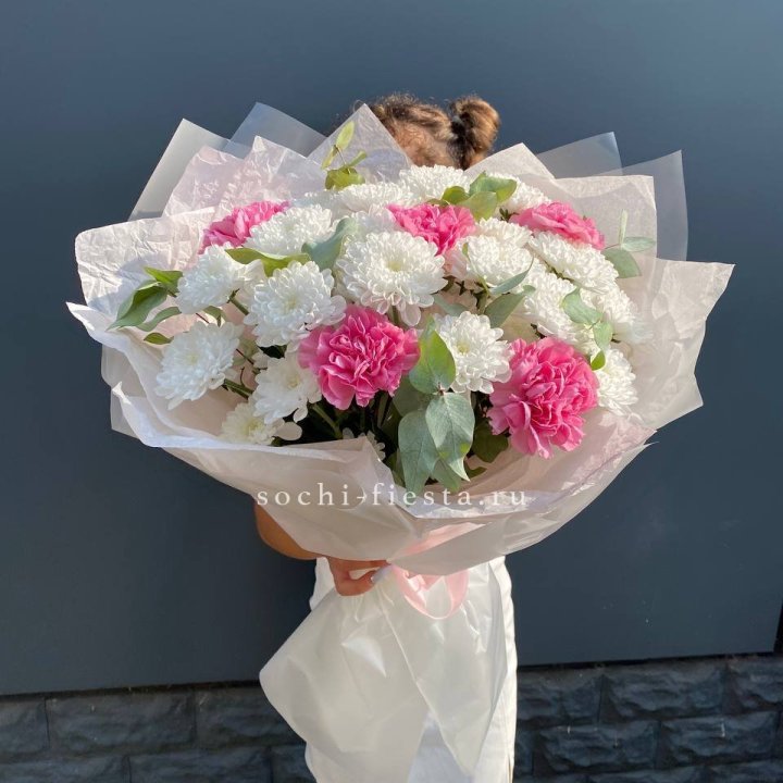  Букет  хризантем и диантусов "Воздушный" в Тольятти