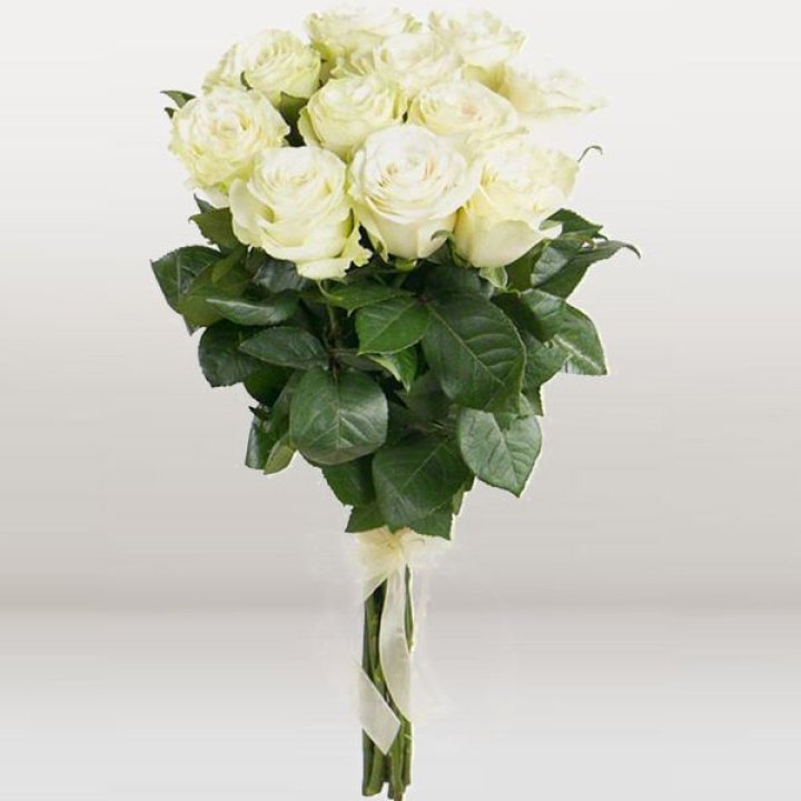 11 белых голландских роз в Тольятти