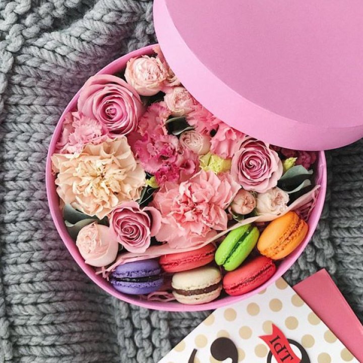 Цветочный бокс пинк в Тольятти