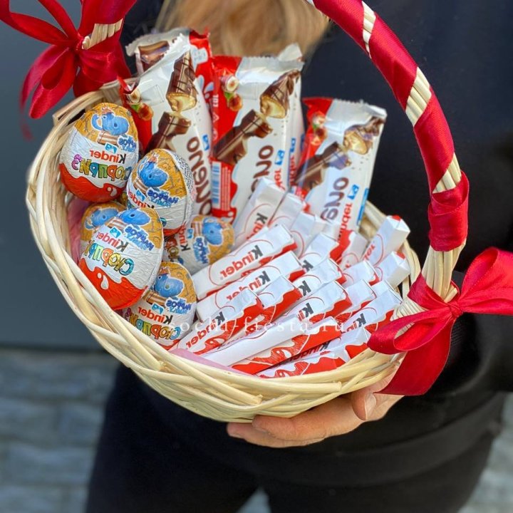 Корзина с киндерами  в Тольятти