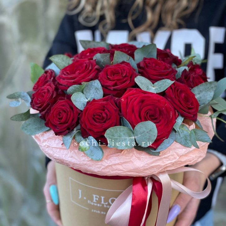 21 Красная роза в боксе №1 в Тольятти