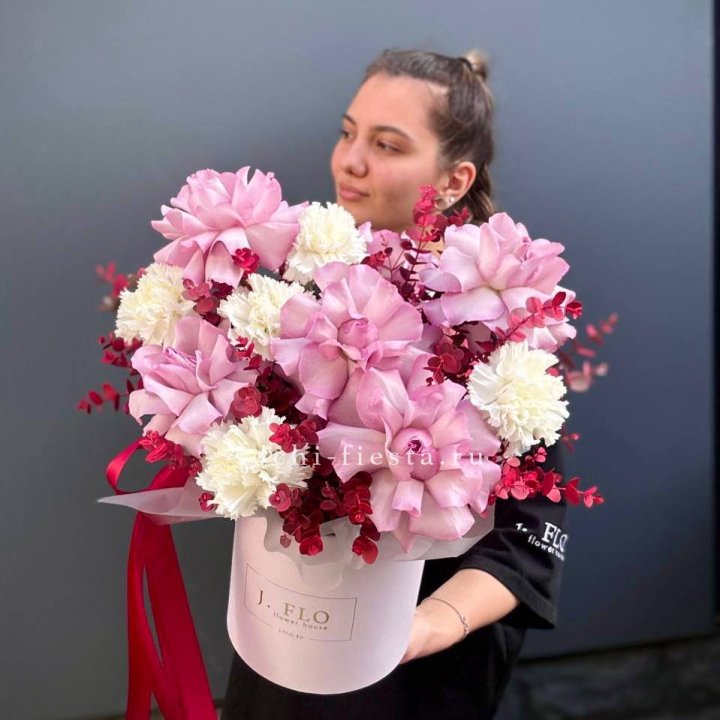 Бокс с французскими розами "Вела вита" в Тольятти