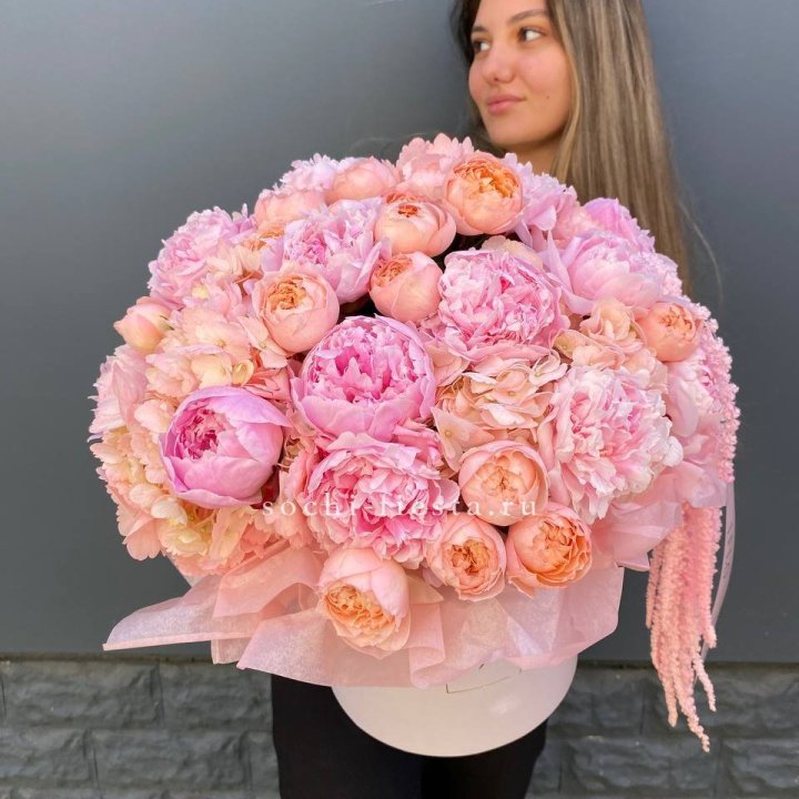 Коробка с пионами "Дабл фловер" в Тольятти