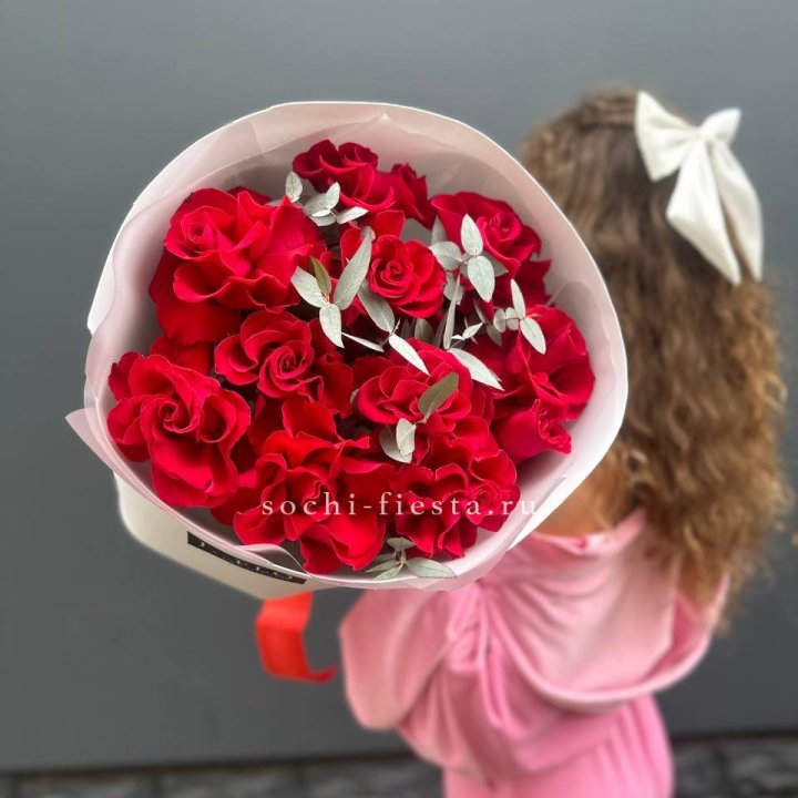 11 Красных французских роз в Тольятти