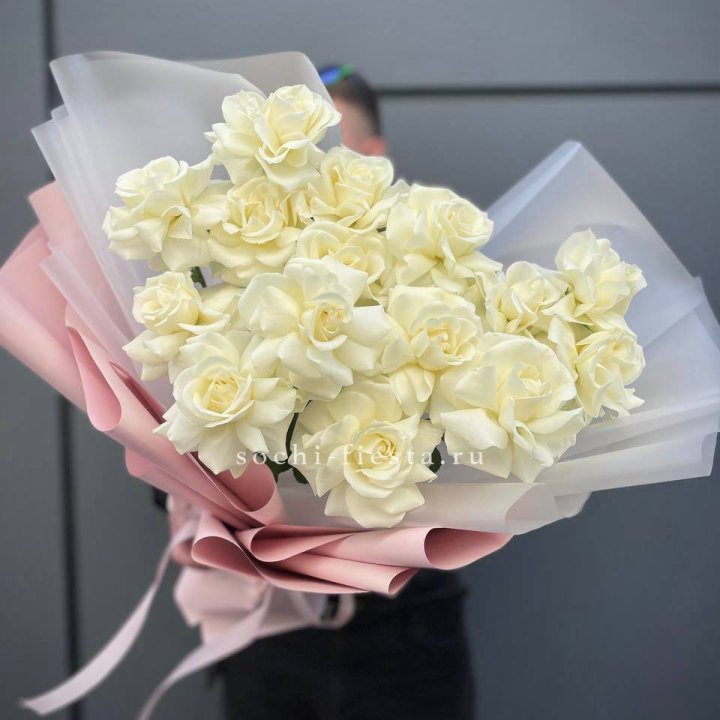 Букет из 15 французских роз Вайт дрим в Тольятти