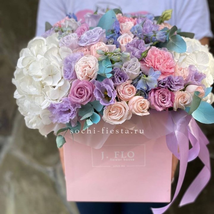 Цветочный бокс макси каб в Тольятти