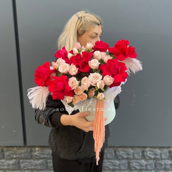 Бокс с нежными розами  в Тольятти