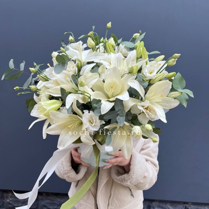 Бокс лилий и эустомы в Тольятти