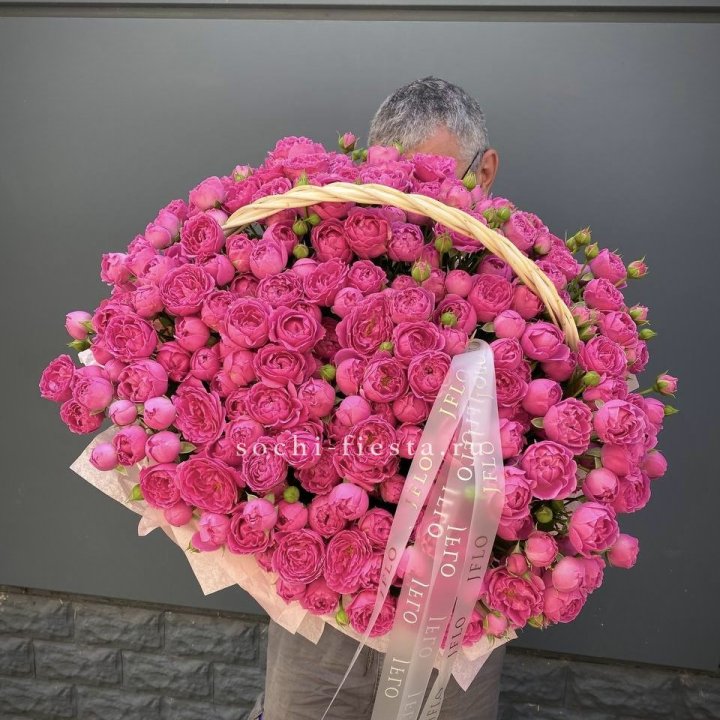 Корзина роз Мисти Баблс 151 в Тольятти