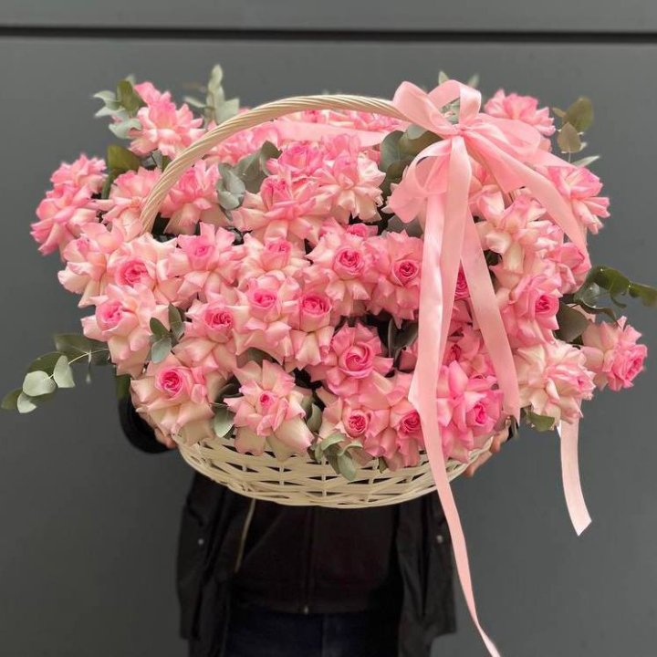 51 розовая роза в корзине в Тольятти