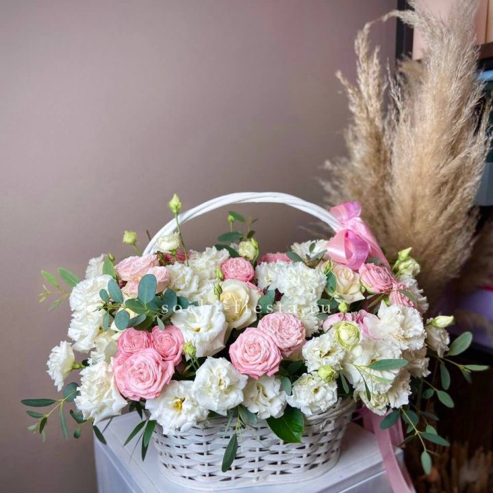 Цветочная корзина "Пинки вайт" в Тольятти