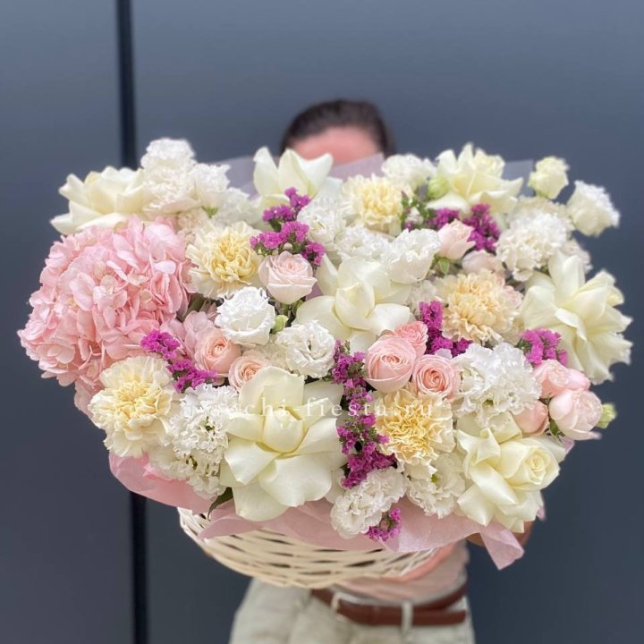 Корзина "Воздушная нежность" в Тольятти