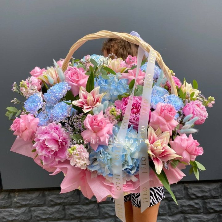 Яркая корзина "Летнее настроение" в Тольятти