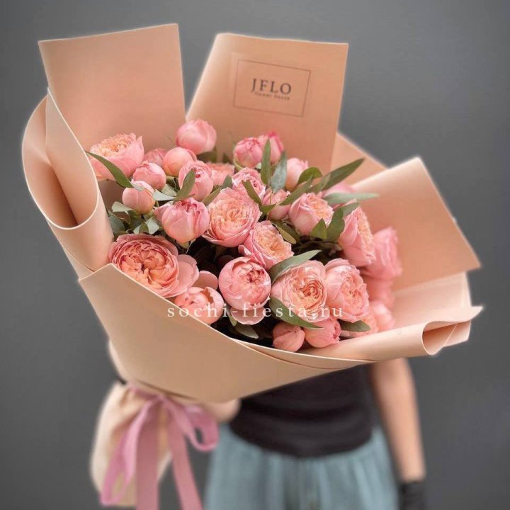 Букет из 9 кустовых роз Джульетта в Тольятти