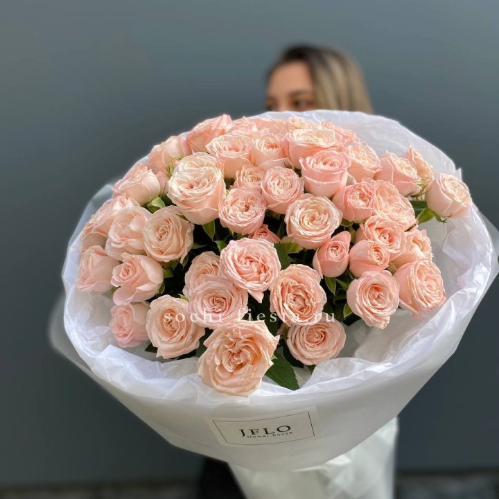 Букет кустовых роз Бомбастик в Тольятти