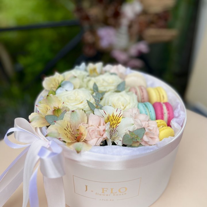 Цветочный бокс "Ника" в Тольятти