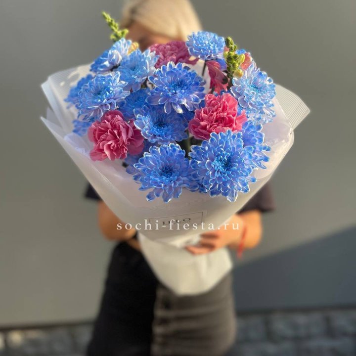 Букет сборный с хризантемой в Тольятти