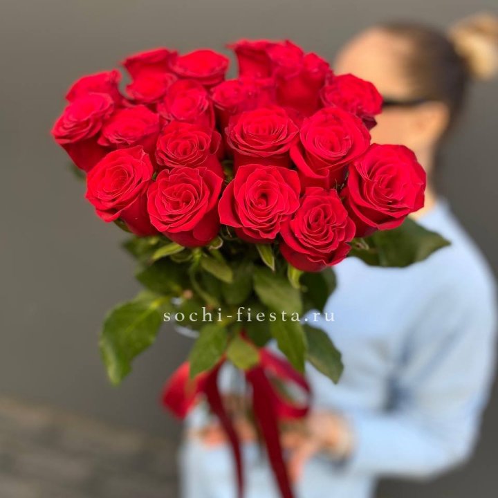 19 красных роз в Тольятти