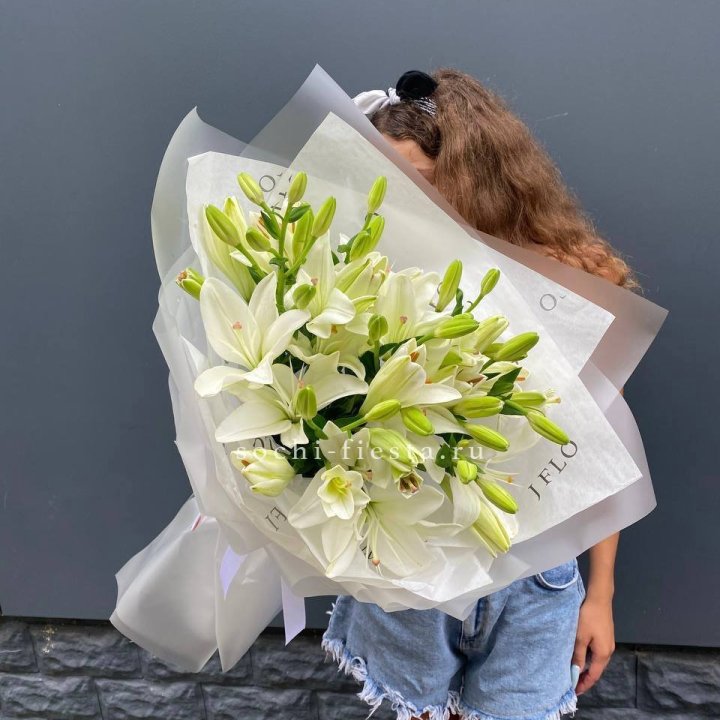 Букет  лилий "Воздушный"  в Тольятти