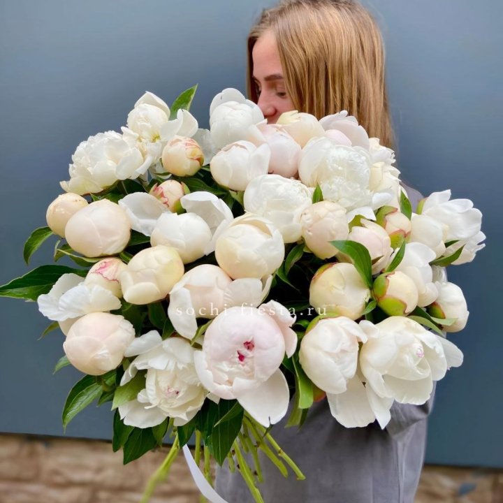 Охапка пионов в Тольятти