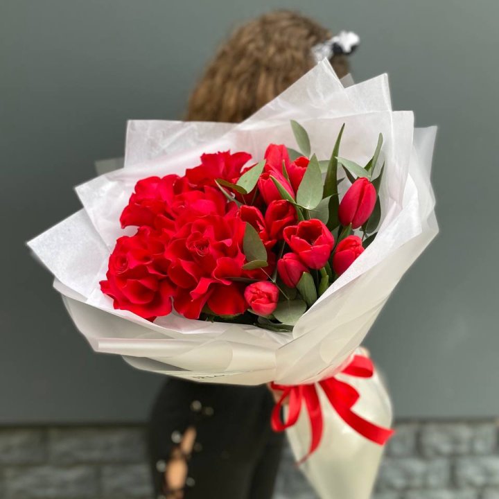 Дуо тюльпаны и розы в Тольятти